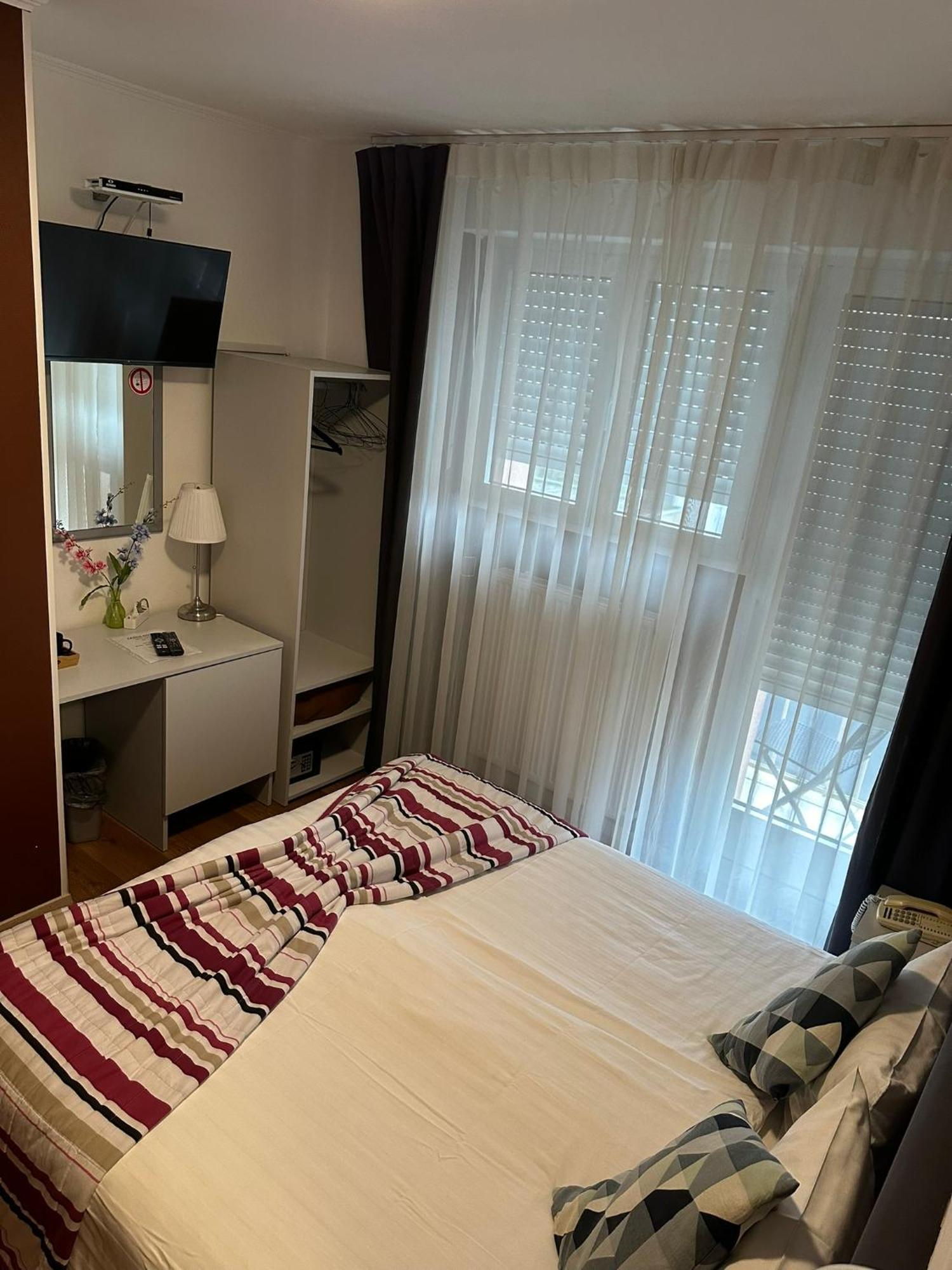 Yasha Hotel Люксембург Экстерьер фото