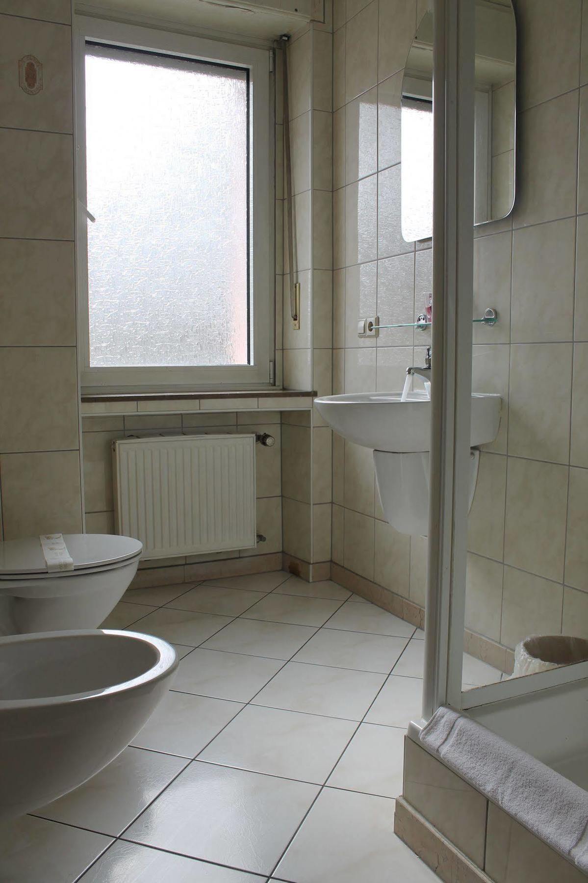 Yasha Hotel Люксембург Экстерьер фото